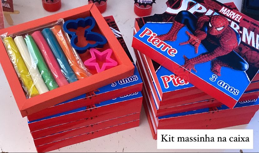 kit massinha na caixa