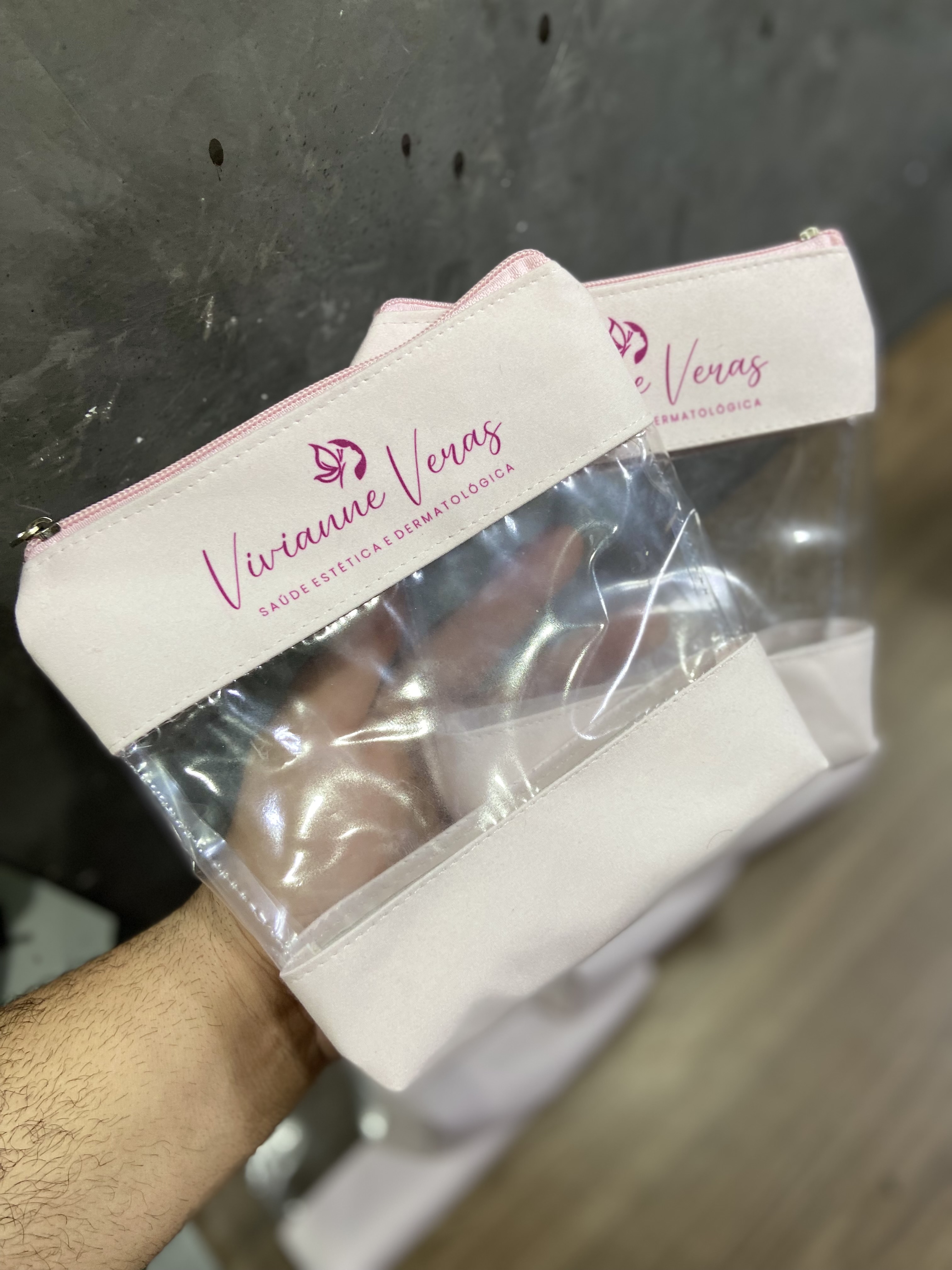 Necessaire trapézio cristal 