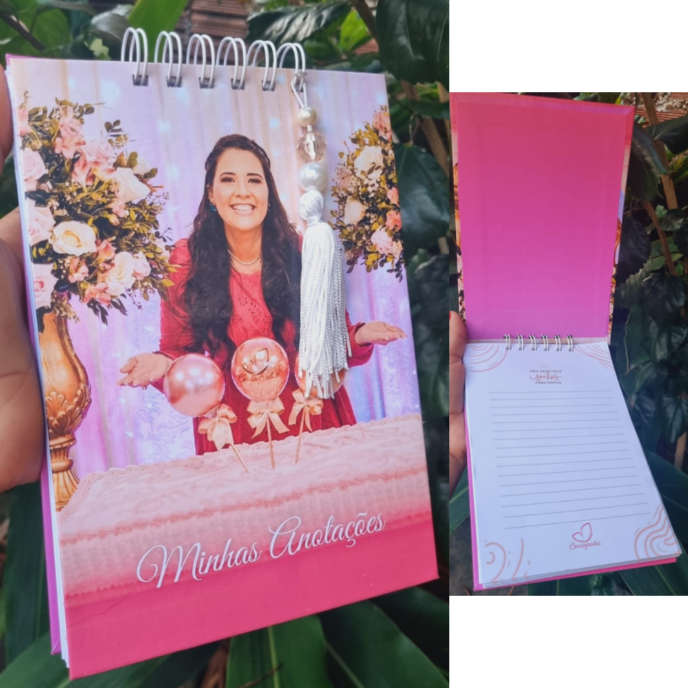 Caixa cartonada personalizada + bloco A5 + post-it