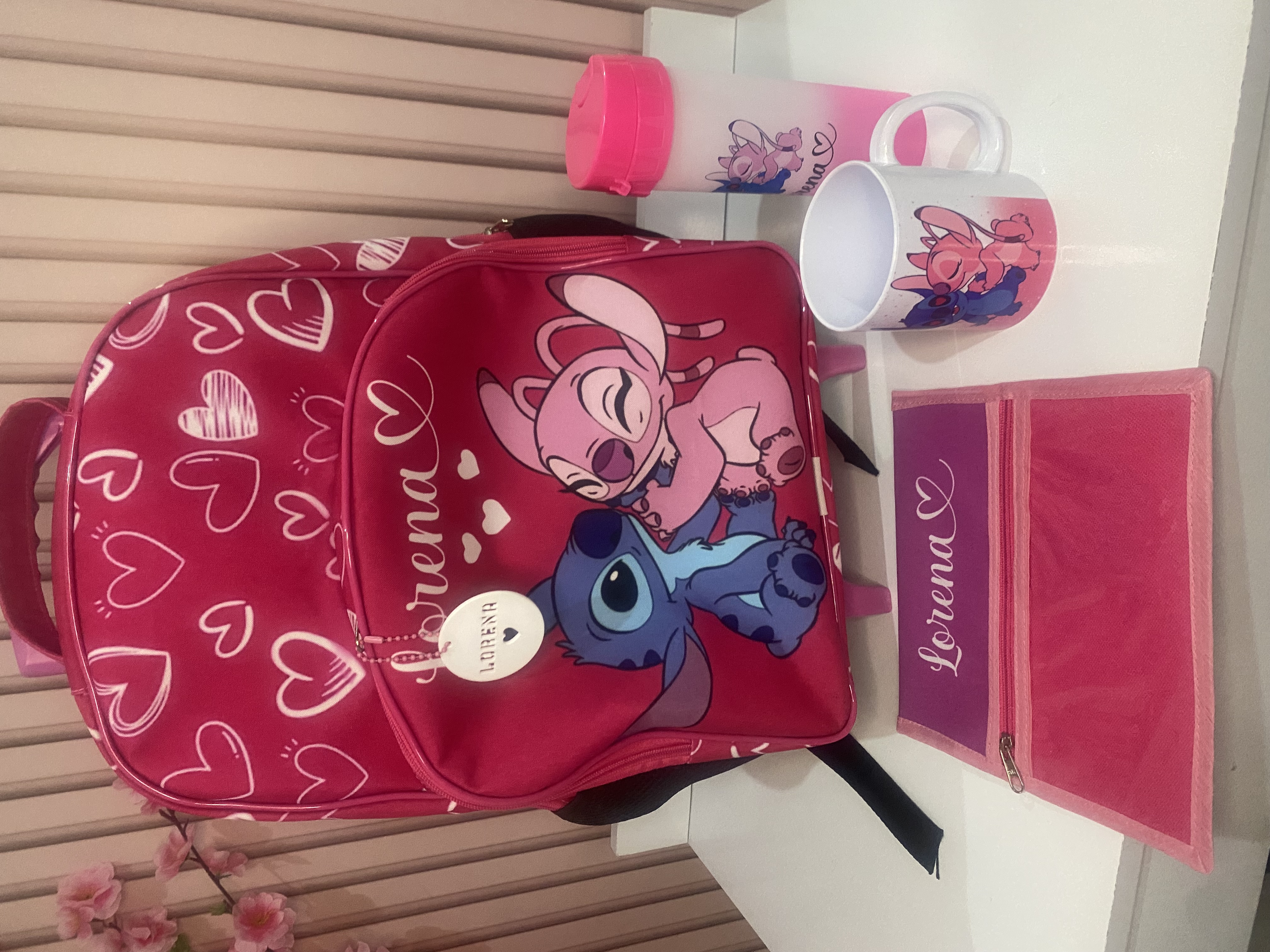 Kit 1 mochila de rodinha + garrafa eco  + 1 caneca polímero +  1estojo higiene