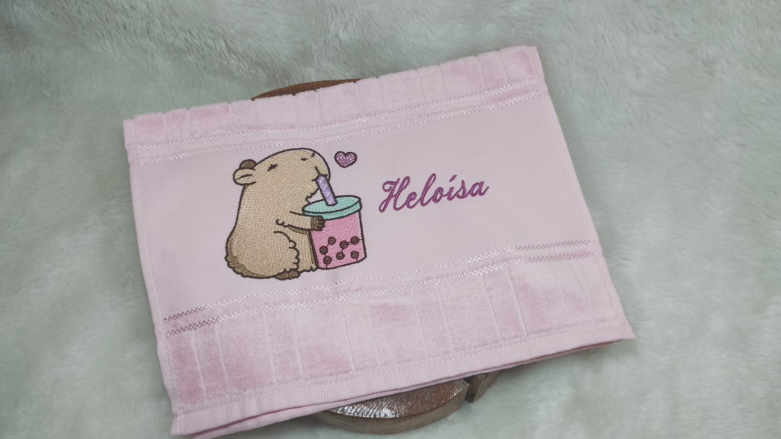 Toalha Lavabo Capivara + Nome Bordado