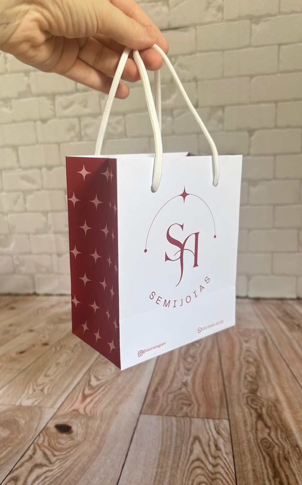 Sacola 12x14x7cm Personalizada (frente branca c/ logo)