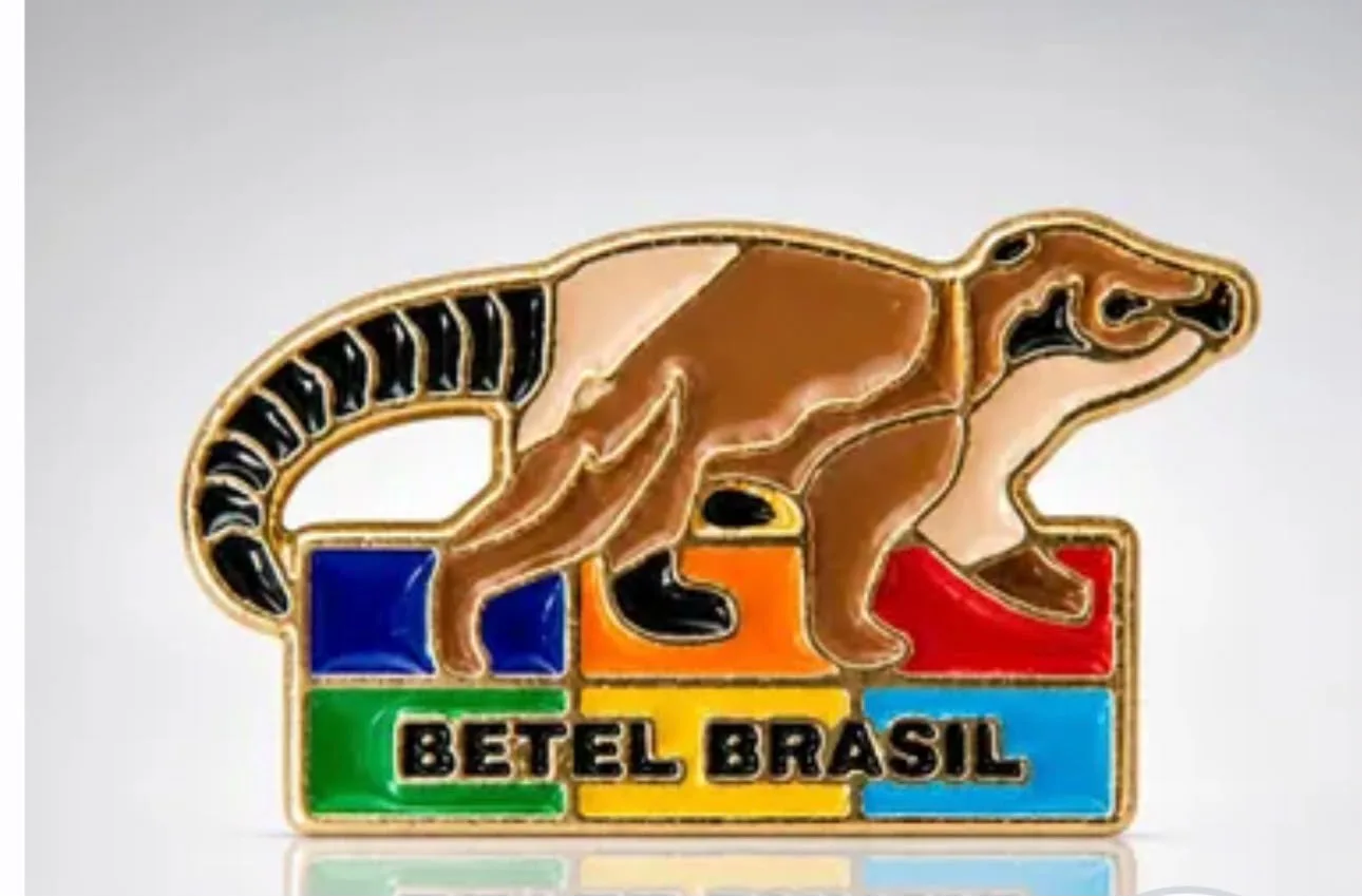 Pin Betel Quati colorido