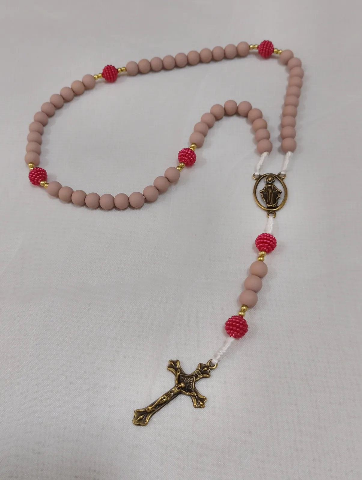 Terço Tradicional - Nude e Vermelho - Ns Sra das Graças