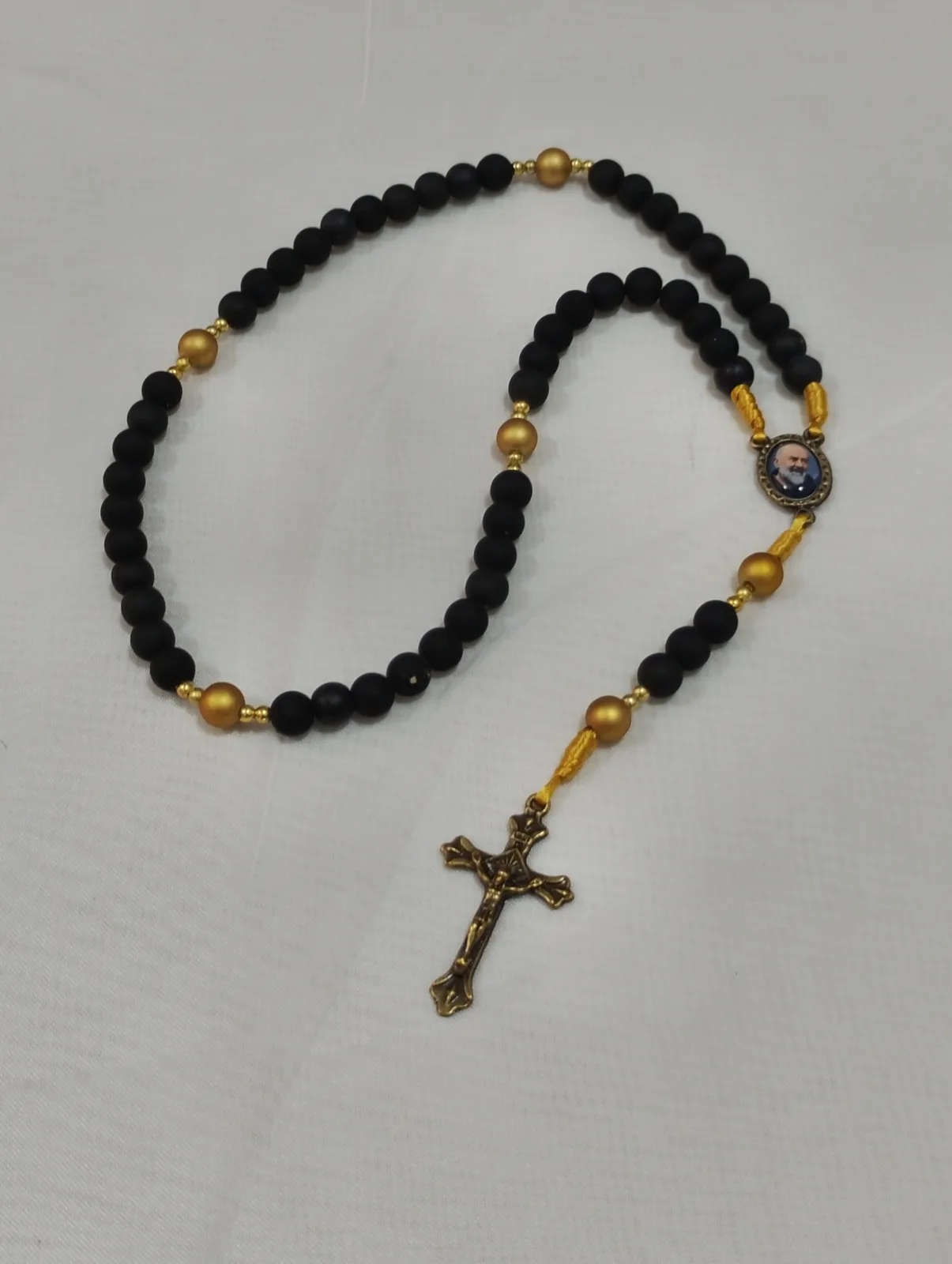 Terço Tradicional - Preto e Dourado - São Pio