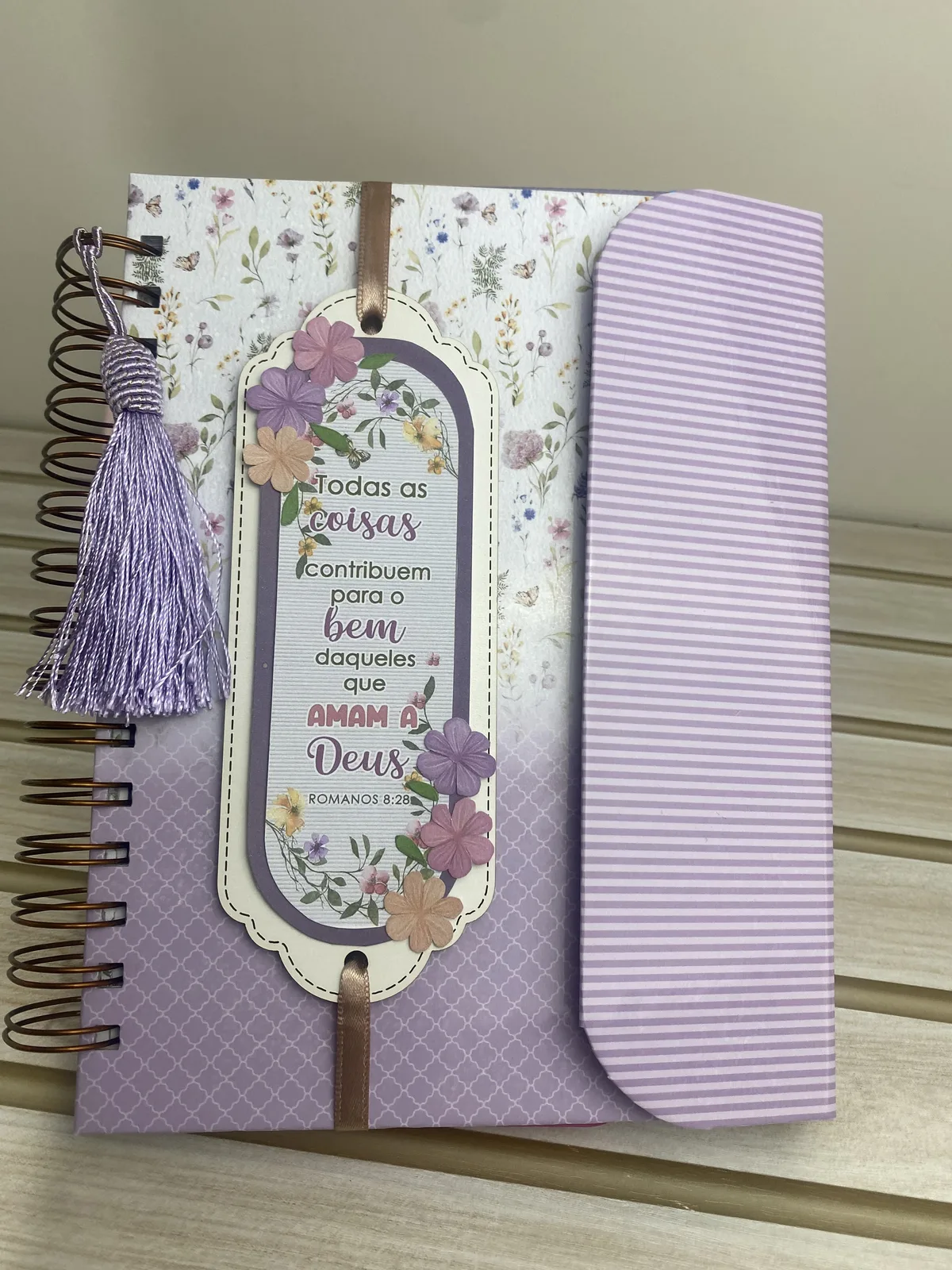 Caderno Floral com Aba